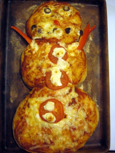 Snowman pizza - after cooking