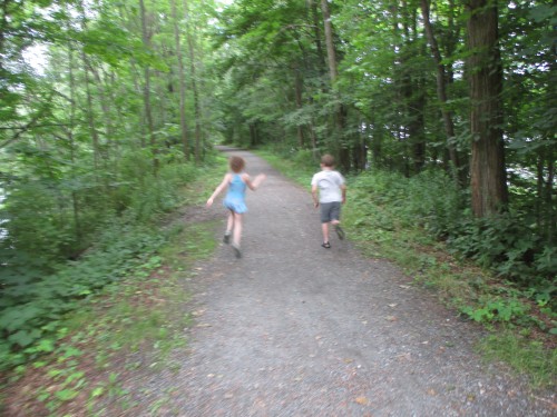 kids running