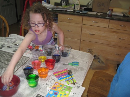 coloring eggs